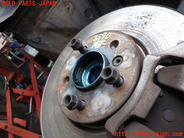 2UPJ-9235704290]BMW X1 F48(HT20)右フロントナックルハブ 中古_2