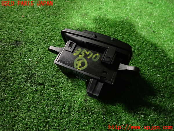 2UPJ-9235706309]BMW X1 F48(HT20)スイッチ4 (パーキングブレーキ) 中古_2