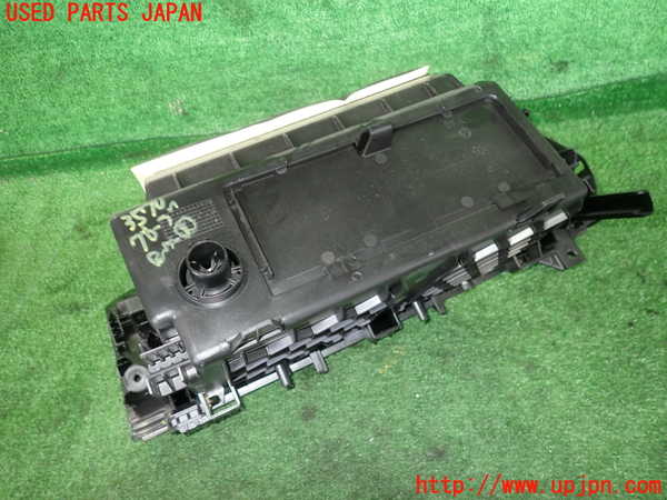 2UPJ-9235707516]BMW X1 F48(HT20)グローブボックス1 中古_4