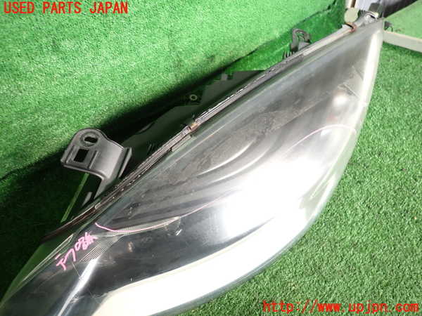 2UPJ-9235711132]ルノー・メガーヌ R.S.(ルノー・スポール)(DZF4R)左ヘッドライト ハロゲン 中古_2