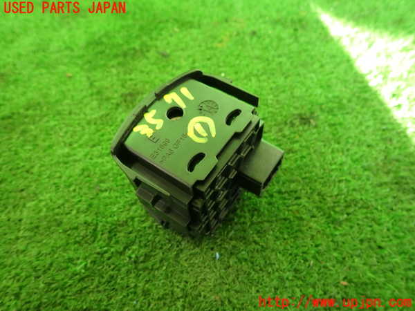 2UPJ-9235716306]ルノー・メガーヌ R.S.(ルノー・スポール)(DZF4R)スイッチ1 (ヘッドランプレベリング) 中古_2