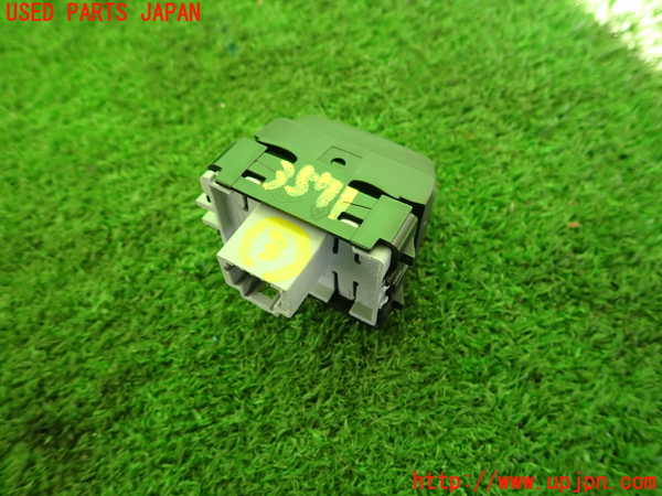 2UPJ-9235716308]ルノー・メガーヌ R.S.(ルノー・スポール)(DZF4R)スイッチ3 (アイドリングストップ) 中古_2