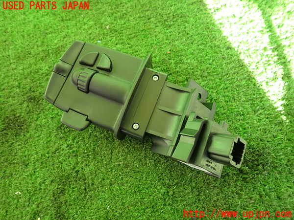 2UPJ-9235716310]ルノー・メガーヌ R.S.(ルノー・スポール)(DZF4R)スイッチ5 (オーデイオ、ラジオ等) 中古_2