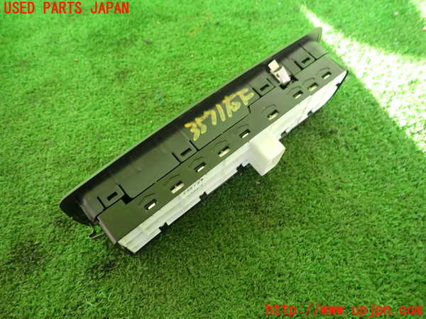 2UPJ-9235716240]ルノー・メガーヌ R.S.(ルノー・スポール)(DZF4R)右パワーウィンドウスイッチ 中古_2