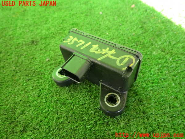 2UPJ-9235716381]ルノー・メガーヌ R.S.(ルノー・スポール)(DZF4R)センサー1 ( 479305259R） 中古_2