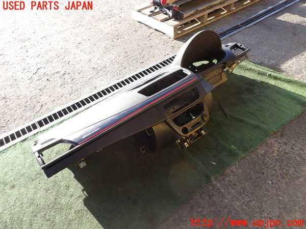 2UPJ-9235717505]ルノー・メガーヌ R.S.(ルノー・スポール)(DZF4R)ダッシュボード 中古_2