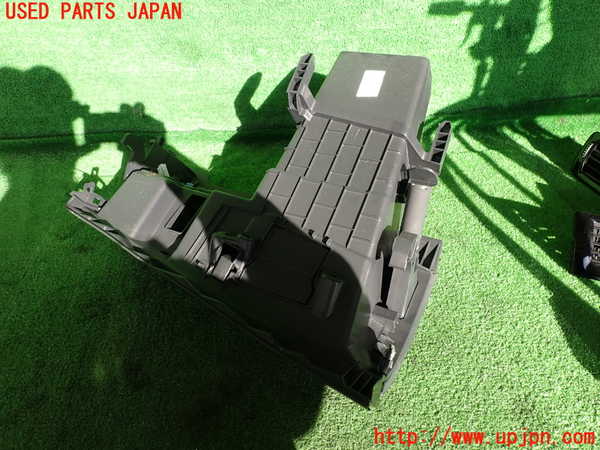 2UPJ-9235717516]ルノー・メガーヌ R.S.(ルノー・スポール)(DZF4R)グローブボックス1 中古_2