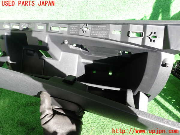 2UPJ-9235717516]ルノー・メガーヌ R.S.(ルノー・スポール)(DZF4R)グローブボックス1 中古_3