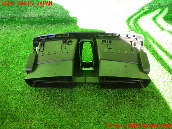 2UPJ-9235717526]ルノー・メガーヌ R.S.(ルノー・スポール)(DZF4R)エアコン吹き出し口1 (真中) 古_3