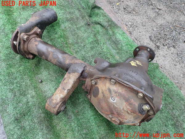 1UPJ-9235724350]デリカ スターワゴン(P25W)フロントデフ 中古_4