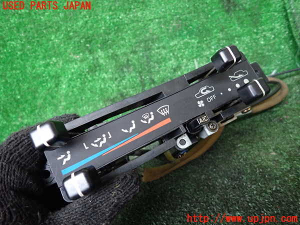 1UPJ-9235726066]デリカ スターワゴン(P25W)エアコンスイッチ1 中古_2