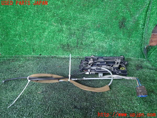 1UPJ-9235726066]デリカ スターワゴン(P25W)エアコンスイッチ1 中古_3