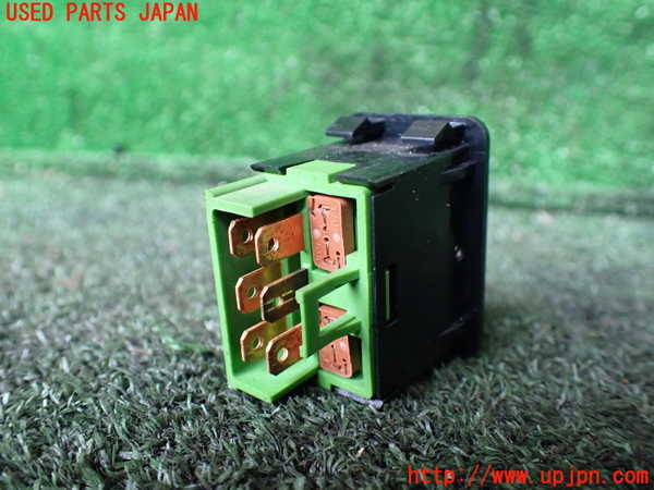 1UPJ-9235726300]デリカ スターワゴン(P25W)デフォッガースイッチ 中古_3