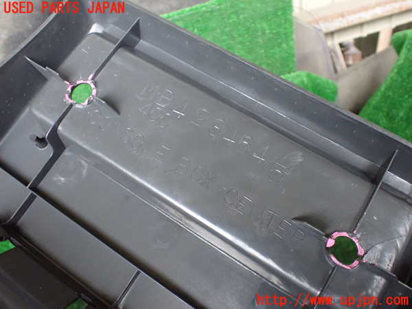 1UPJ-9235727540]デリカ スターワゴン(P25W)センターコンソール 中古_3