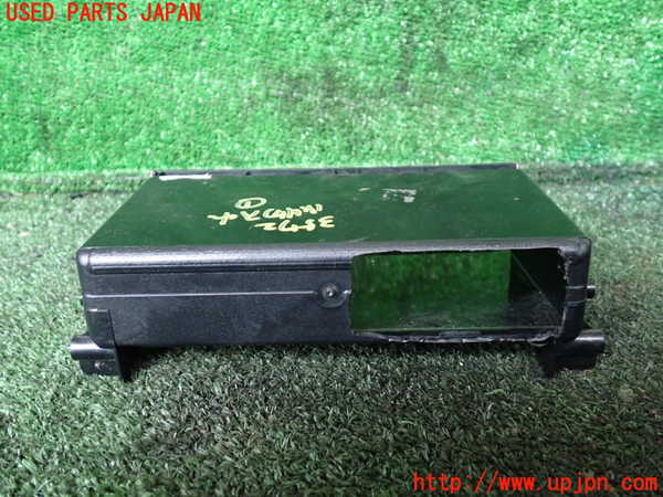 1UPJ-9235727841]デリカ スターワゴン(P25W)小物入れ1 中古_4