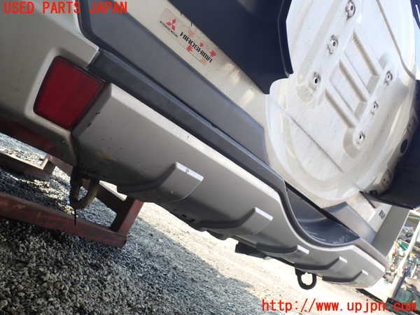 1UPJ-9235731610]パジェロ(V98W)リアバンパー 中古_3