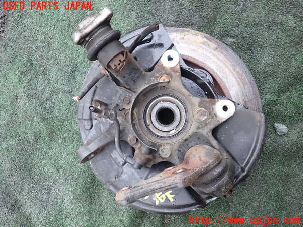 1UPJ-9235734290]パジェロ(V98W)右フロントナックルハブ 中古_3