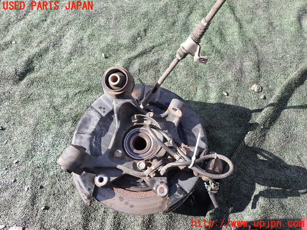 1UPJ-9235734300]パジェロ(V98W)右リアナックルハブ 中古_2