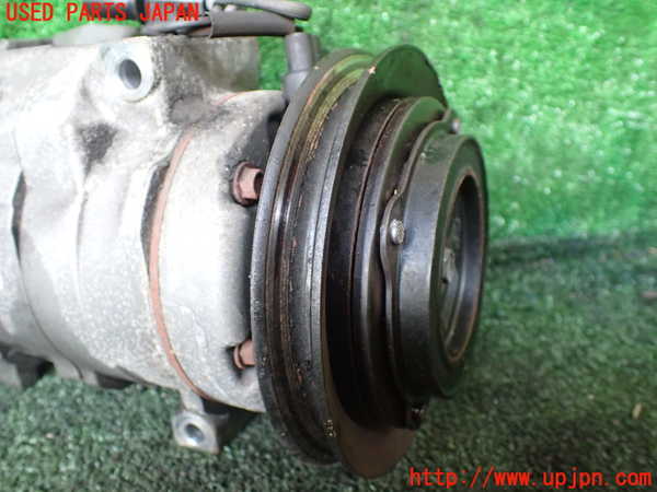 1UPJ-9235736025]パジェロ(V98W)エアコンコンプレッサー 中古_3