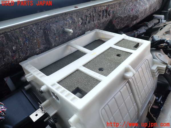 1UPJ-9235736081]パジェロ(V98W)エバポレーター1 中古_2