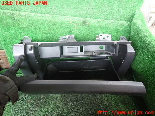 1UPJ-9235737516]パジェロ(V98W)グローブボックス1 中古_3