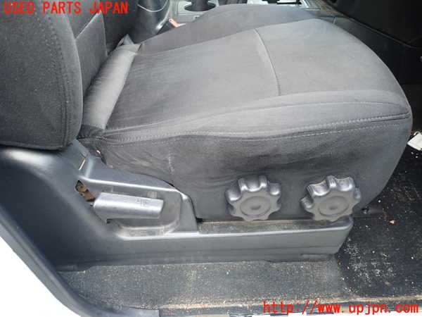 1UPJ-9235737035]パジェロ(V98W)運転席シート 中古_4