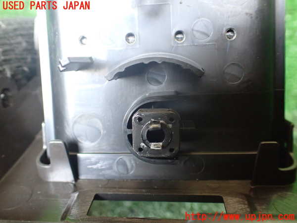 1UPJ-9235737526]パジェロ(V98W)エアコン吹き出し口1 (右) 中古_4