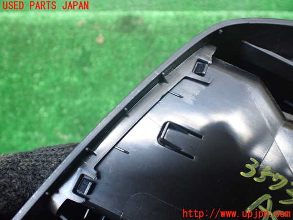 1UPJ-9235737527]パジェロ(V98W)エアコン吹き出し口2 (左) 中古_3