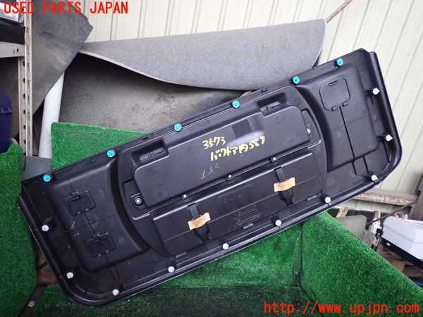 1UPJ-9235731578]パジェロ(V98W)バックドア内張り 中古_3