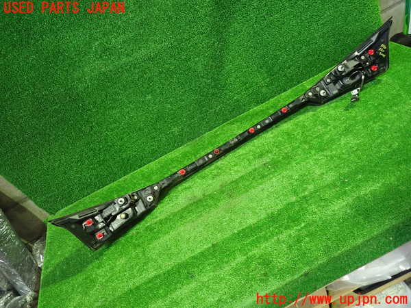 1UPJ-9235741559]レクサス・UX250h(MZAH10)リアフィニッシャー 中古_4