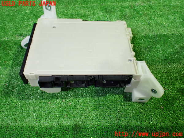 1UPJ-9235746741]レクサス・UX250h(MZAH10)ヒューズボックス1 中古_2