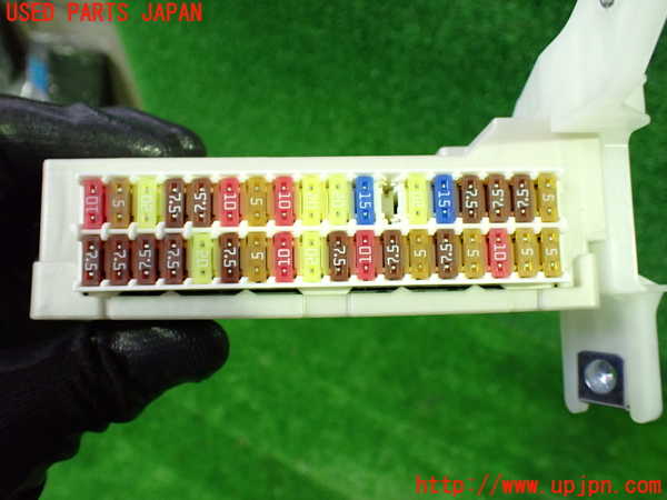 1UPJ-9235746741]レクサス・UX250h(MZAH10)ヒューズボックス1 中古_3