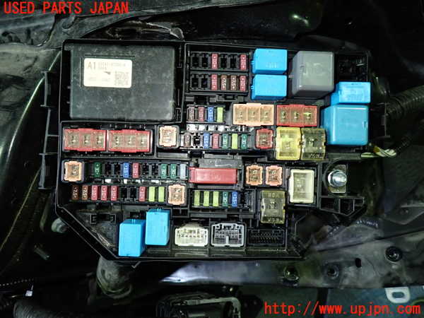 1UPJ-9235746742]レクサス・UX250h(MZAH10)ヒューズボックス2 中古_2