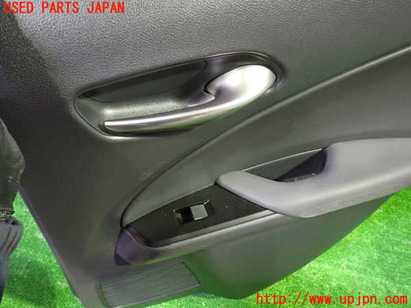 1UPJ-9235741294]レクサス・UX250h(MZAH10)右後ドア内張り 中古_2