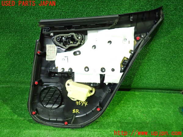 1UPJ-9235741324]レクサス・UX250h(MZAH10)左後ドア内張り 中古_3