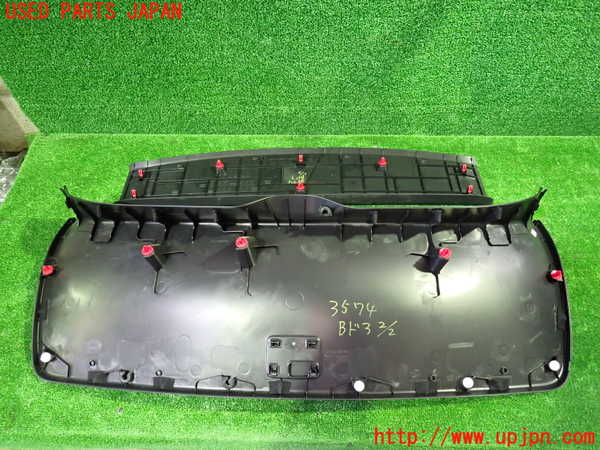 1UPJ-9235741578]レクサス・UX250h(MZAH10)バックドア内張り 中古_2