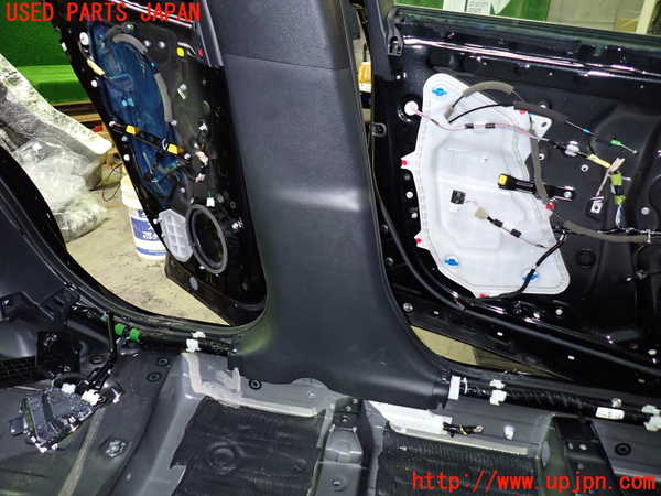 1UPJ-9235747670]レクサス・UX250h(MZAH10)左センターピラートリム 中古_3