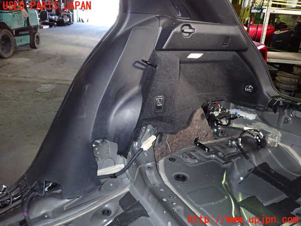1UPJ-9235747675]レクサス・UX250h(MZAH10)右リアピラートリム 中古_3