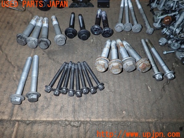 3UPJ=9235760720]BMW ミニ(MINI)ジョンクーパーワークス クロスオーバー(XDJCW R60)ネジ・ナット・ステー類 セット ジャンク_3