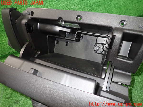 2UPJ-9235767516]BMW ミニ(MINI)ジョンクーパーワークス(JCW)(R60) クロスオーバー(XDJCW)グローブボックス1 中古_3