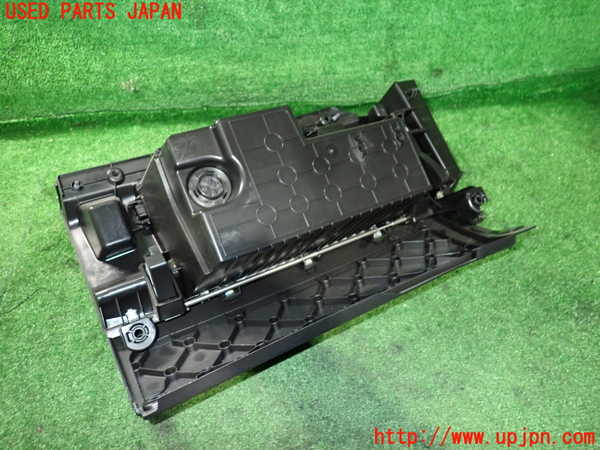 2UPJ-9235767516]BMW ミニ(MINI)ジョンクーパーワークス(JCW)(R60) クロスオーバー(XDJCW)グローブボックス1 中古_4