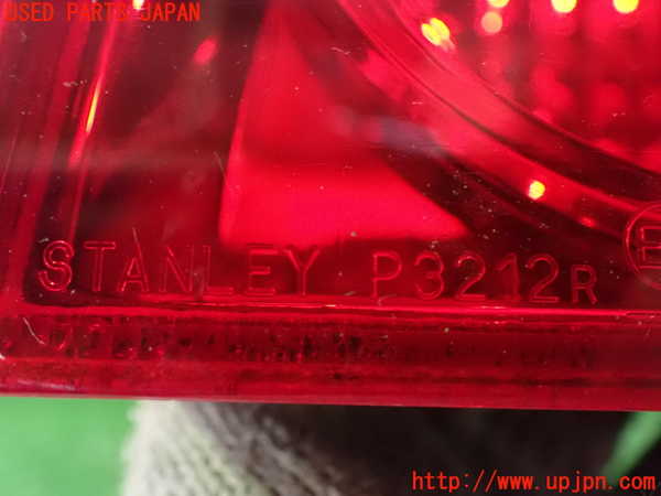 2UPJ-9235771530]アコード ユーロR(CL7)右テールランプ 中古_3