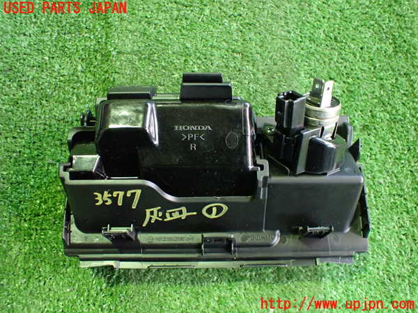 2UPJ-9235777821]アコード ユーロR(CL7)灰皿1 中古_2