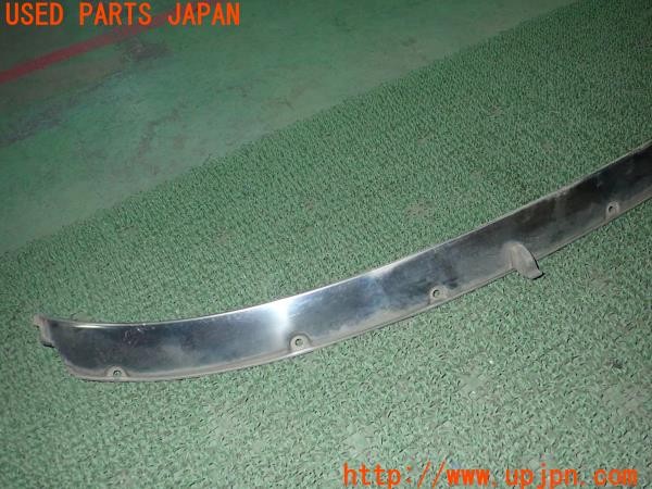 3UPJ=9235790012]セドリック ワゴン SGL(WY30)純正 フロントガラス下モール 中古_2