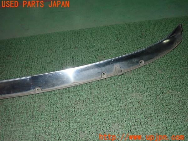 3UPJ=9235790012]セドリック ワゴン SGL(WY30)純正 フロントガラス下モール 中古_3