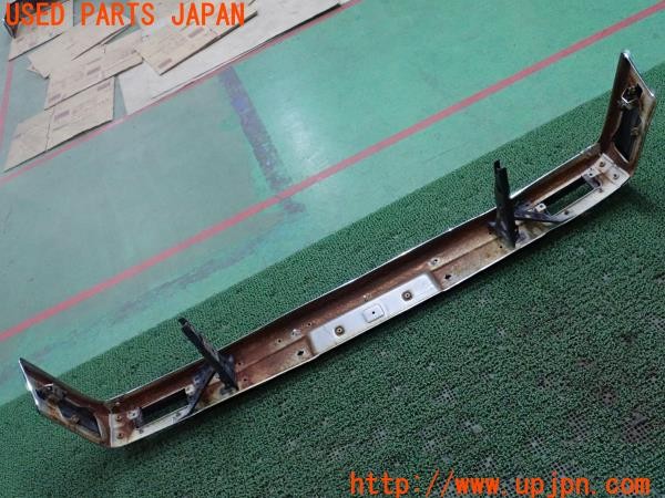 3UPJ=9235790048]セドリック ワゴン SGL(WY30)純正 フロントバンパー メッキ 中古_5