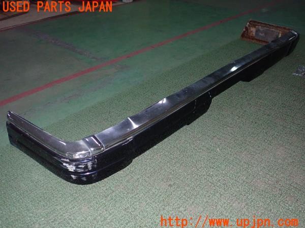 3UPJ=9235790058]セドリック ワゴン SGL(WY30)純正 リアバンパー ナンバー灯付き IKI6007 メッキ 中古_2
