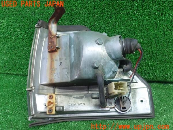 3UPJ=9235790523]セドリック ワゴン SGL(WY30)純正 右コーナーランプ 中古_2