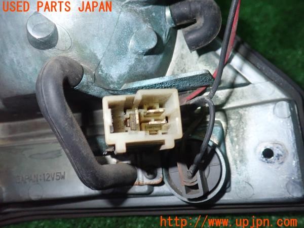 3UPJ=9235790523]セドリック ワゴン SGL(WY30)純正 右コーナーランプ 中古_5