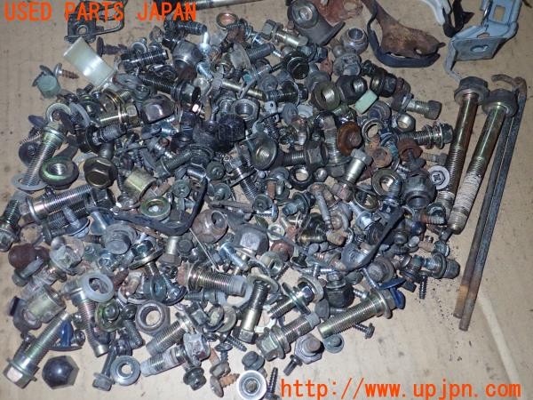 3UPJ=9235790720]セドリック ワゴン SGL(WY30)ネジ・ナット・ステー類 セット ジャンク_3
